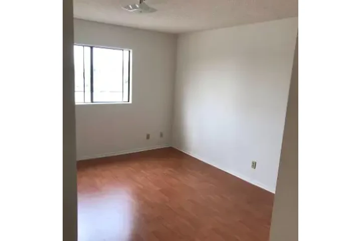 $1100 : Fountain Valley, CA muy listo image 3