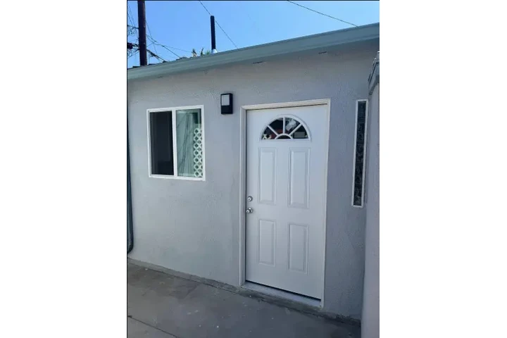 $1100 : ADU bellamente renovada image 1