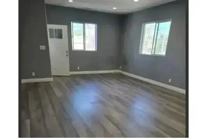 $3250 : LARGE 3 BED, 4 BA, APT. image 4