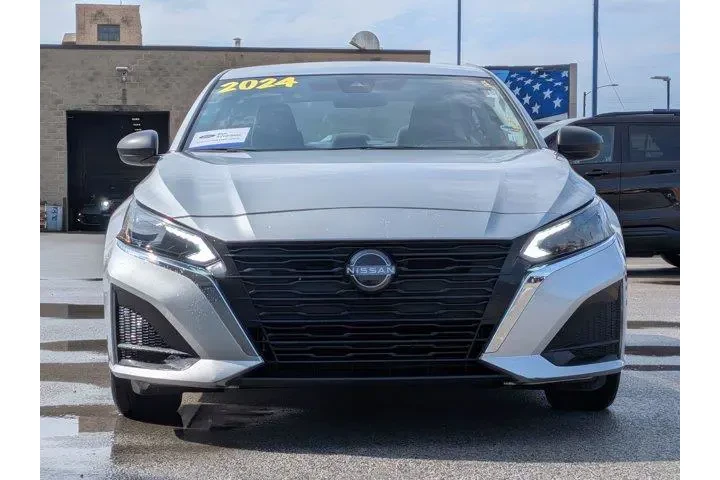 $17999 : Nissan Altima 2024 2.5 SV 4d image 9