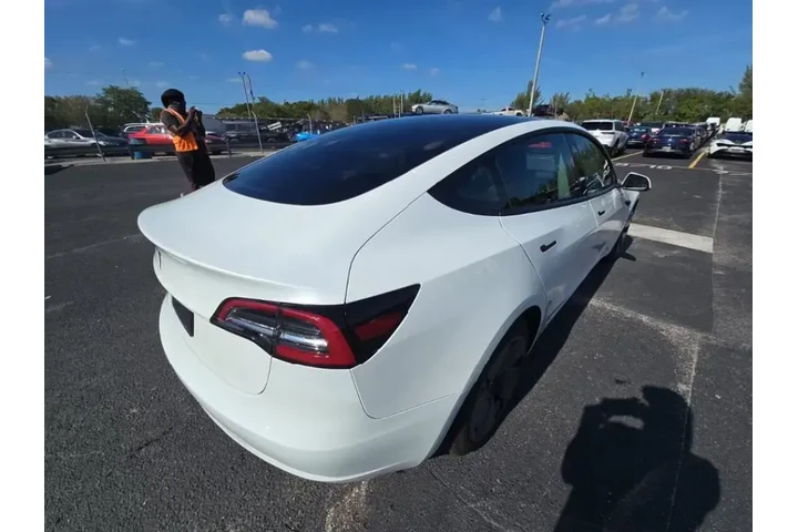 $22490 : Tesla Model 3 2023 4dr Sedan image 2