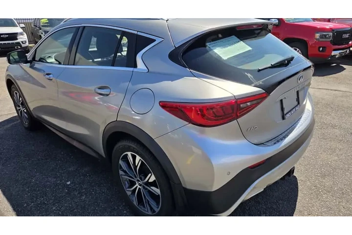 2018 INFINITI QX302018 INFINI image 7
