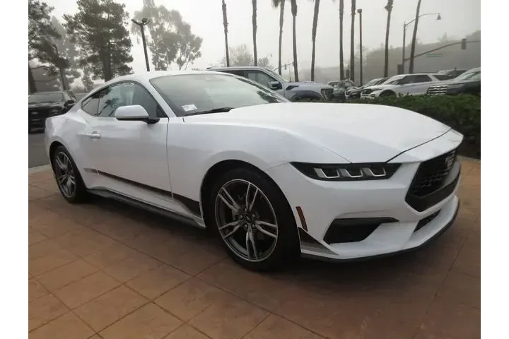 $26834 : Ford Mustang 2024 EcoBoost 2 image 6