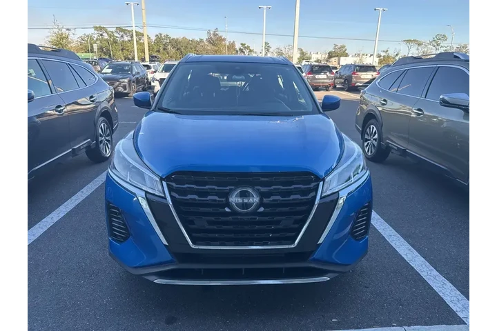 $17352 : Nissan Kicks 2023 SV 4dr Cro image 2