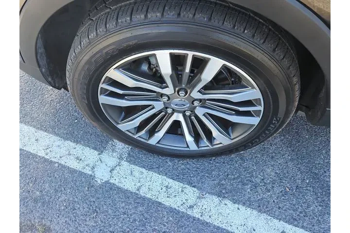 $18000 : Ford Explorer 2017 AWD Plati image 3