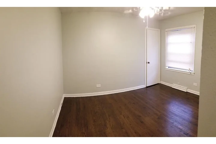 $900 : Bonita casa recién pintada image 5