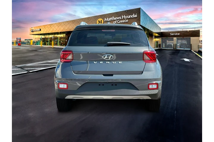 $14799 : Hyundai VENUE 2024 SEL 4dr C image 6