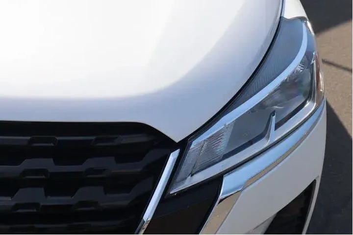 $18550 : Nissan Kicks 2023 SV 4dr Cro image 9