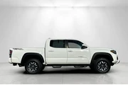 $36995 : Toyota Tacoma 2022 4x2 TRD O thumbnail