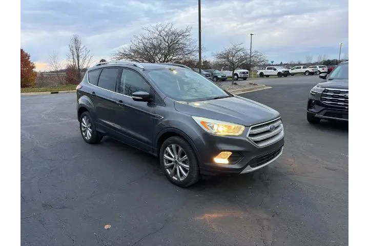 $12000 : Ford Escape 2017 AWD Titaniu image 1