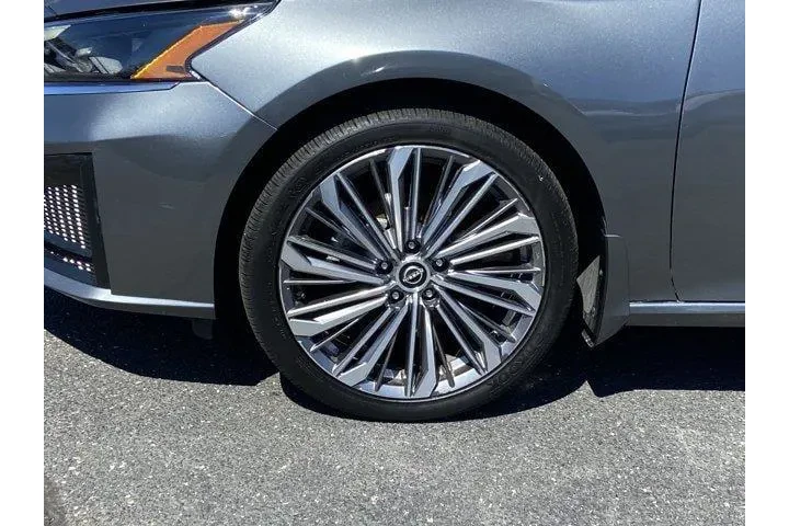 $23487 : Nissan Altima 2025 AWD 2.5 S image 8