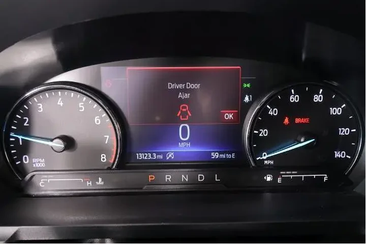 $37995 : Ford Explorer 2024 AWD XLT 4 image 4