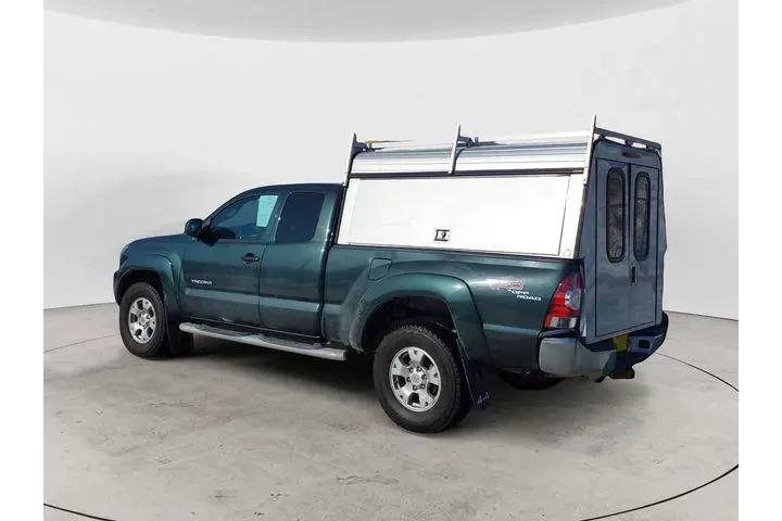 $18561 : Toyota Tacoma 2010 4x4 V6 4d image 3