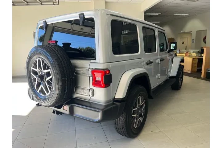 $37995 : Jeep Wrangler 2024 4x4 Sahar image 8