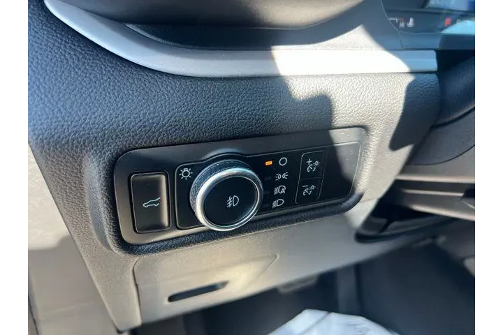 $32218 : Ford Explorer 2023 AWD XLT 4 image 7