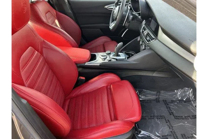 $25689 : Alfa Romeo Giulia 2022 Ti 4d image 9