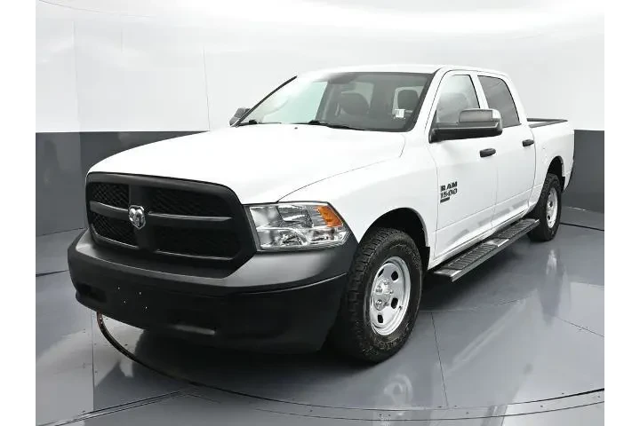 $28594 : Ram 1500 Classic 2021 4x4 Tr image 1