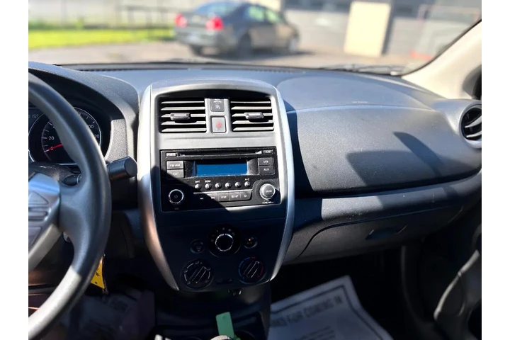 $6995 : 2015 Versa image 10