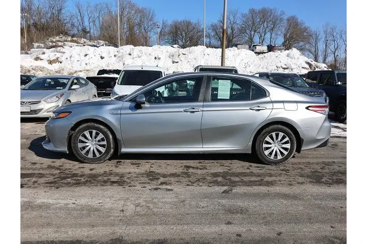 $22671 : Toyota Camry Hybrid 2020 LE image 4