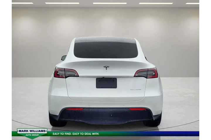 $31295 : Tesla Model Y 2022 AWD Long image 4
