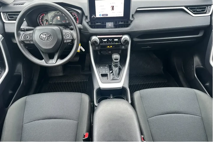 $29000 : Toyota RAV4 2024 AWD LE 4dr image 6