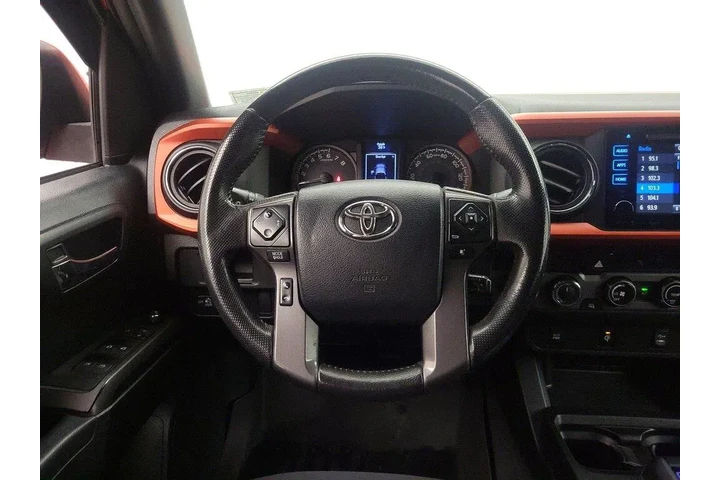 $27998 : Toyota Tacoma 2016 4x4 SR5 V image 10