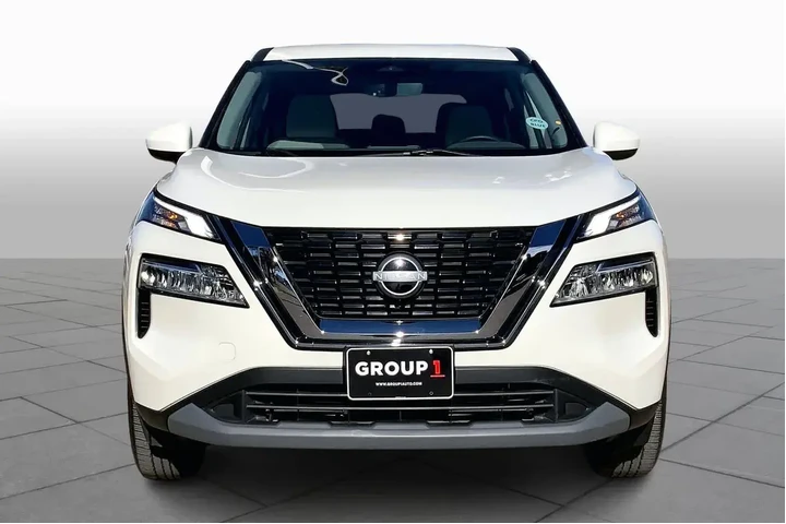 $23598 : Nissan Rogue 2023 SV 4dr Cro image 3