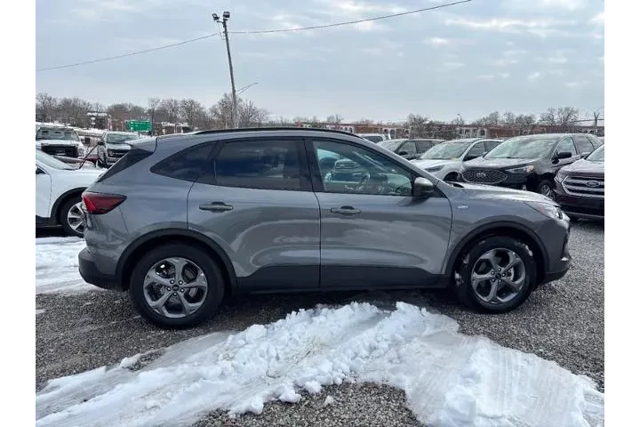 $23222 : Ford Escape 2025 ST-Line 4dr image 5