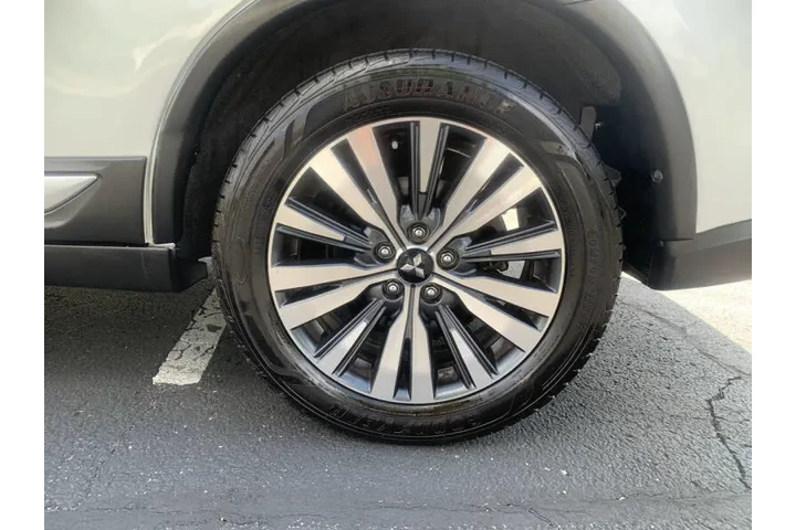 $9995 : 2020 Outlander SE image 10