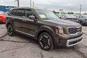 $34688 : 2025 Telluride S FWD thumbnail