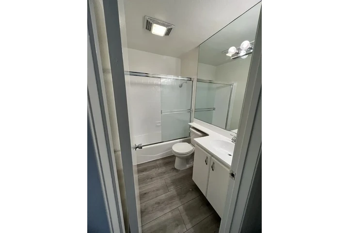 $1100 : Apto 1Bd/1Ba en Los Angeles image 6