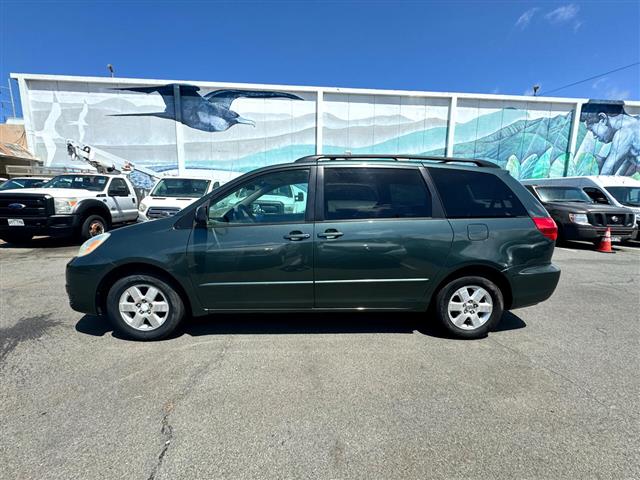 $6995 : 2004 Sienna 5dr CE FWD 7-Pass image 3