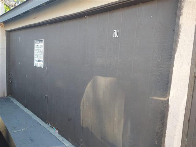 Garage door for 2 cars. image 4