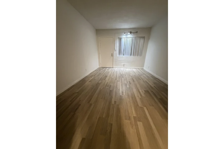 $2295 : Westwood 2 Bd 1 Bath $2,295 image 2
