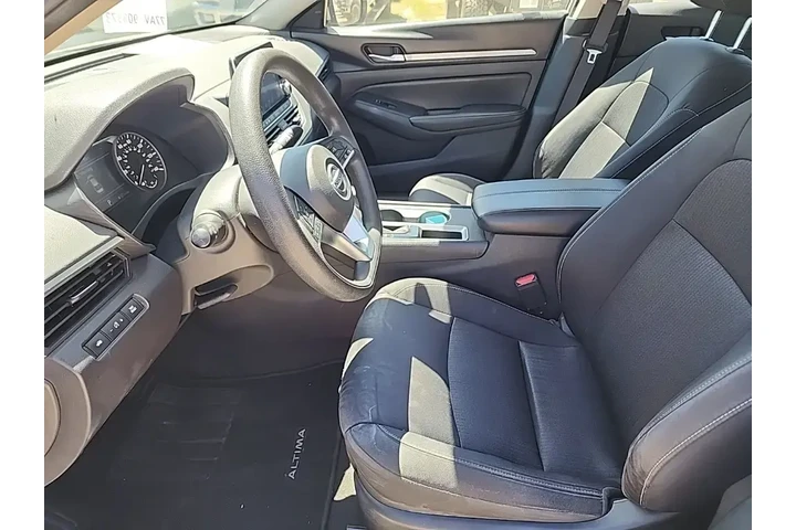 $17200 : Nissan Altima 2022 2.5 SV 4d image 10
