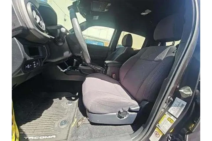 $33777 : Toyota Tacoma 2019 4x2 TRD O image 4