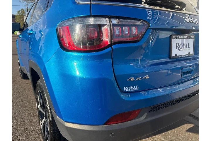 $24995 : 2025 Compass Limited 4x4 image 8