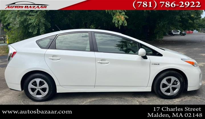 $11900 : Used 2013 Prius 5dr HB Three image 6