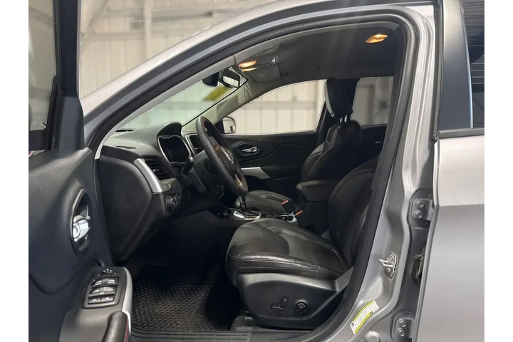 $18773 : Jeep Cherokee 2018 4x4 Trail image 9