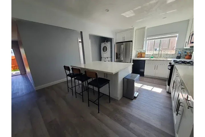 $800 : Room for rent image 4