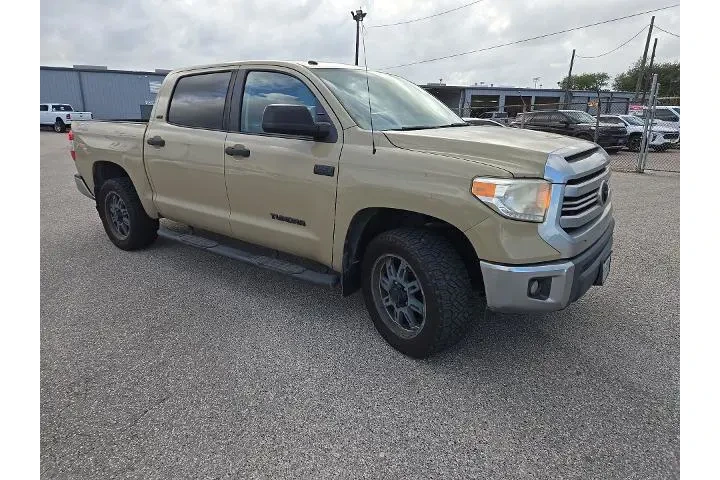 $25983 : Toyota Tundra 2017 4x4 SR5 4 image 9