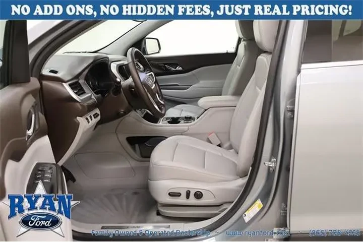 GMC Acadia 2023 SLT 4dr SUV image 7