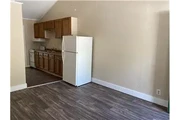 $900 : Rental property with 1 bedro thumbnail