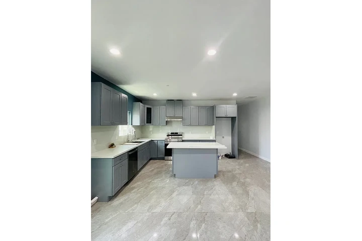 $1000 : Newly built, 3 bedrooms home image 3