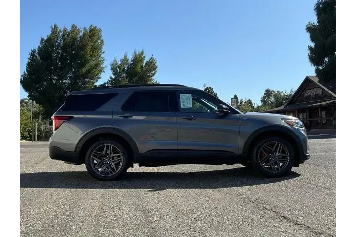 $49888 : Ford Explorer 2025 AWD ST-Li image 7