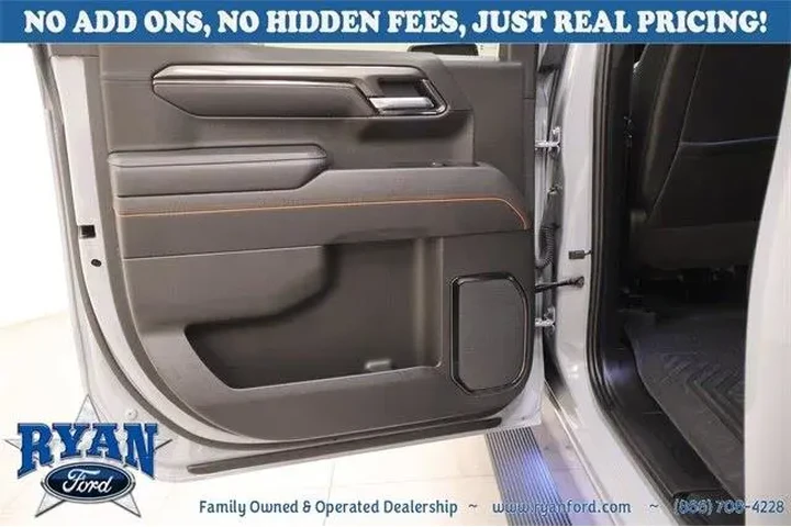 GMC Sierra 1500 2025 4x4 AT4 image 10