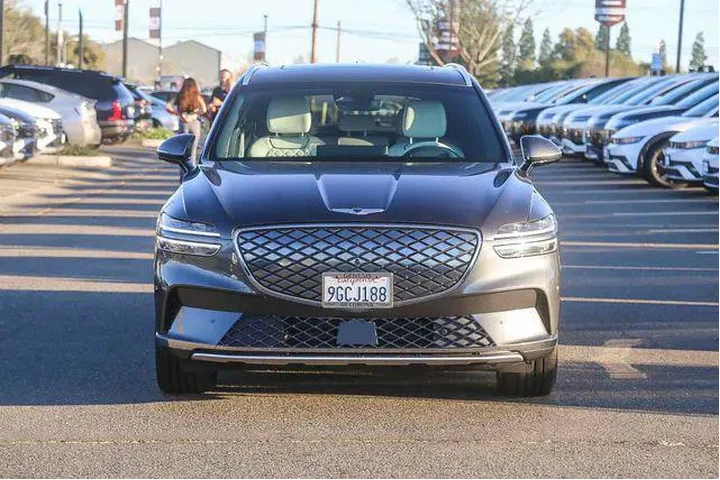 $37892 : Genesis Electrified GV70 202 image 7