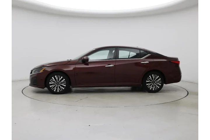 $17998 : Nissan Altima 2023 2.5 SV 4d image 3