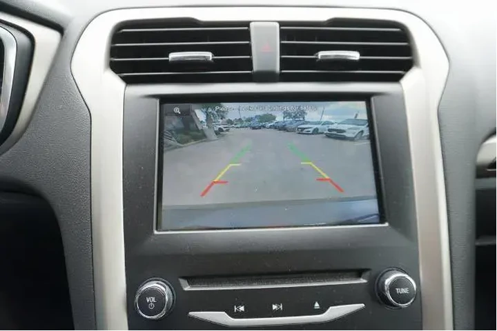 $8988 : Ford Fusion 2015 SE 4dr Seda image 9