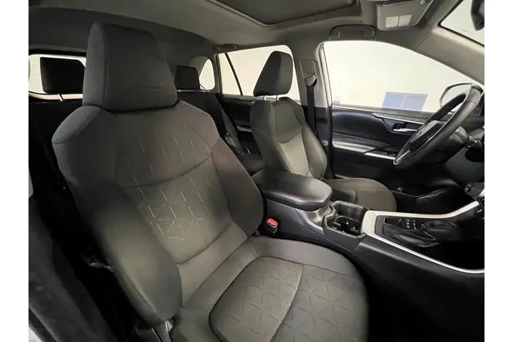 $29964 : Toyota RAV4 2023 AWD XLE 4dr image 9